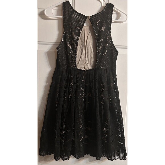 Free People Fit & Flare Black Lace Dress Cut Out Back Lined Sleeveless Size 0 - Picture 2 of 13
